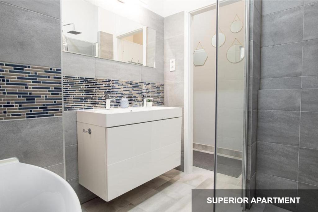 בודפשט Bpr Agathe Elegant Suite With Parliament View מראה חיצוני תמונה